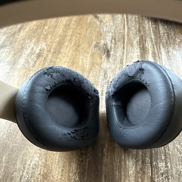 Beats by Dr. Dre Studio3 Bluetooth On Ear Wireless Headphones - Shadow Gray READ - Picture 3 of 6